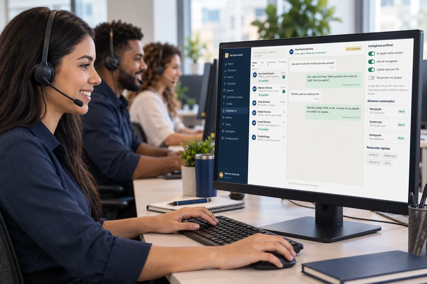 Equipe de atendimento utiliza o Multizap I.A em estações de trabalho